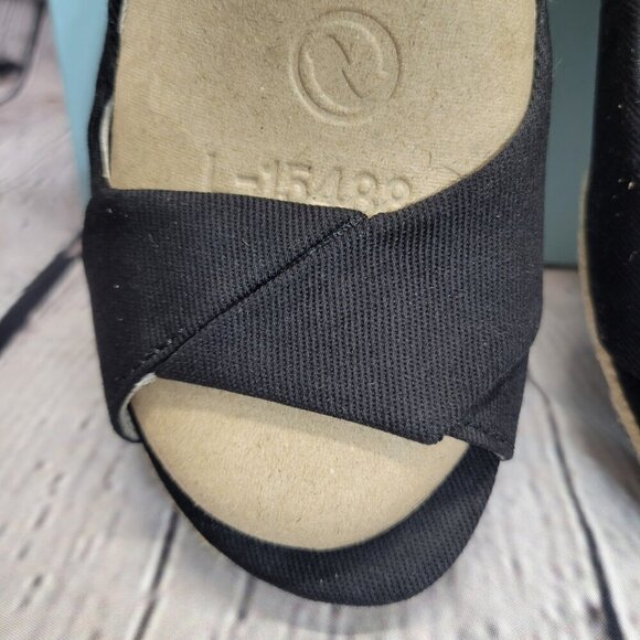 LifeStride Women's Socialite Peep Toe Slingback Espadrille Wedge Sandals - Picture 2 of 8